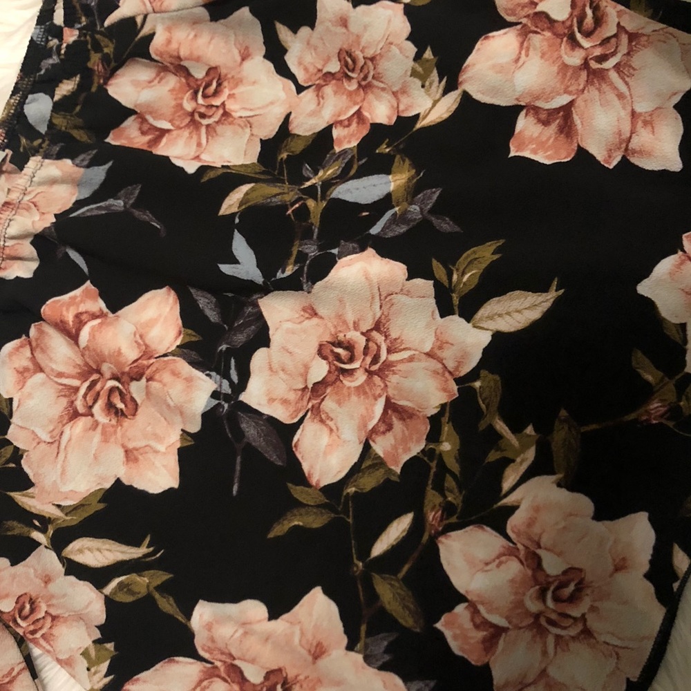 Off the shoulder floral print top✨ - Picture 5 of 5